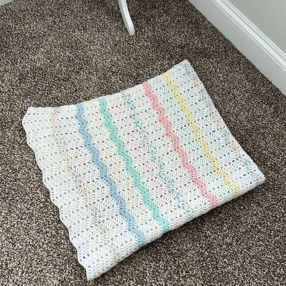 Vintage Handknit Baby Girl Boy Stripped White Pink Blanket - Picture 6 of 9